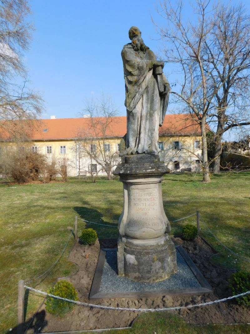 socha sv. Benedikta